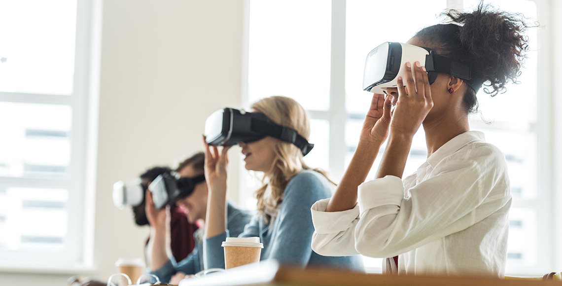 selective focus of multiethnic students using vr headsets in university
